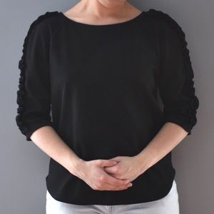 GUC- Green Envelope Long Sleeve Simple Solid Black Ruffled Sleeve Top, sz L